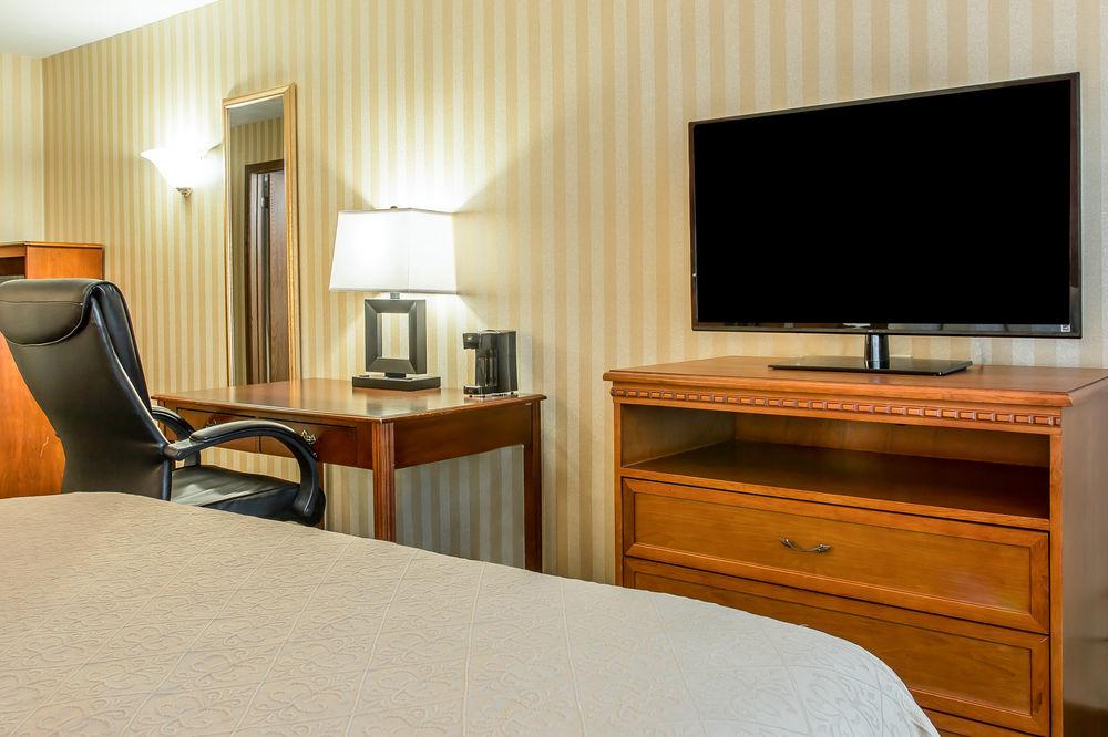 Quality Inn Gaylord Exteriör bild