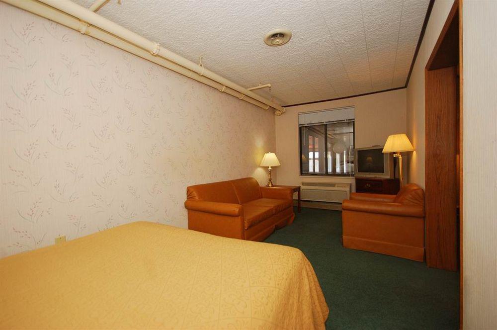 Quality Inn Gaylord Exteriör bild